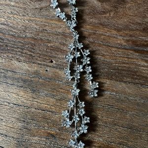 Beautiful costume necklace.